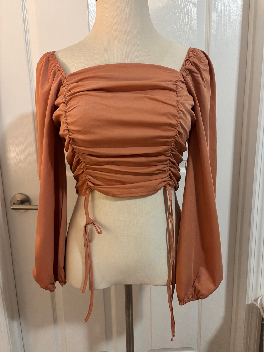 NWT XL Ruched Square-Neck Long-Sleeve Crop Top - Peach